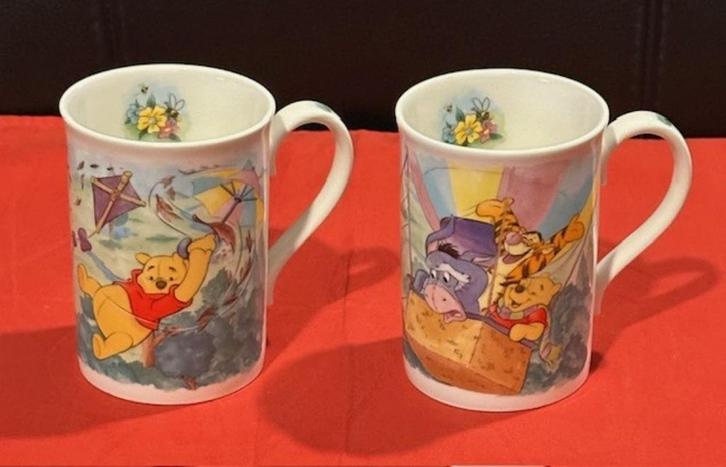 2x mok/beker Winnie the Pooh, Disney, Royal Grafton, Huis en Inrichting, Keuken | Servies, Zo goed als nieuw, Overige typen, Overige stijlen