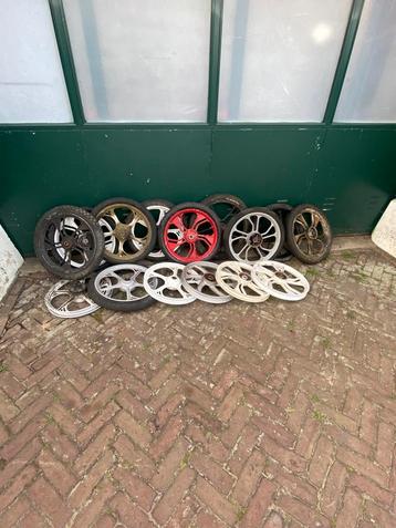 Partij Tomos wielen beschikbaar voor biedingen