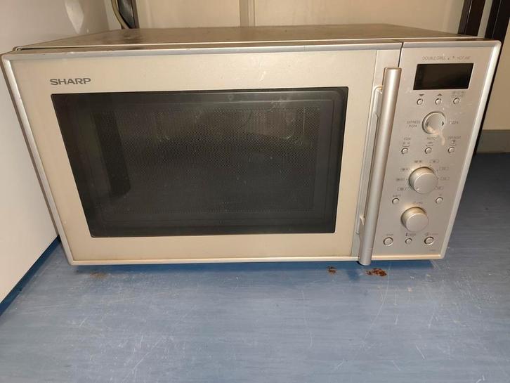 Sharp Combimagnetron met Grill, Witgoed en Apparatuur, Magnetrons, Gebruikt, Vrijstaand, Combimagnetron, 45 tot 60 cm, Grill, Draaiplateau