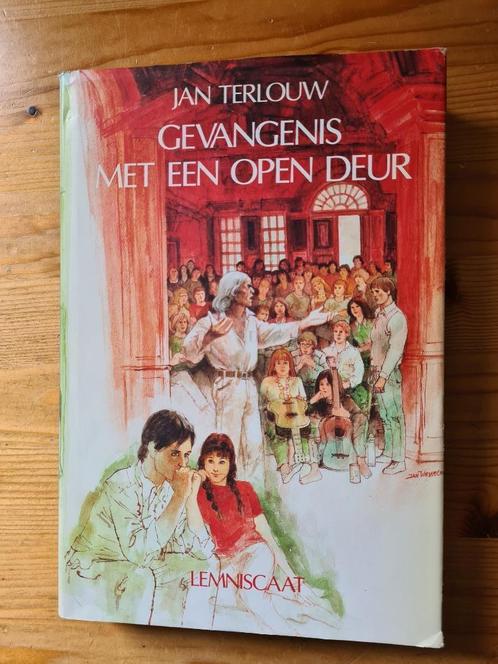 Gevangenis met een open deur door Jan Terlouw, Boeken, Kinderboeken | Jeugd | 13 jaar en ouder, Gelezen, Fictie, Ophalen of Verzenden