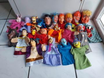 Zeer mooie set poppenkast poppen veel van disney beschikbaar voor biedingen
