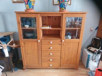 Massief grenen kast/buffet/servies beschikbaar voor biedingen