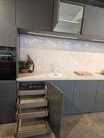 Showroomkeuken Bertoll, Huis en Inrichting, Keuken | Complete keukens, Ophalen, Nieuw, Enkelwandige keuken, Greeploos