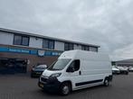 Peugeot Boxer 2.2 BlueHDi | L3H3 Premium 3-Pers | Airco, Auto's, Bestelauto's, Voorwielaandrijving, Schuifdeur, 2005 kg, Gebruikt