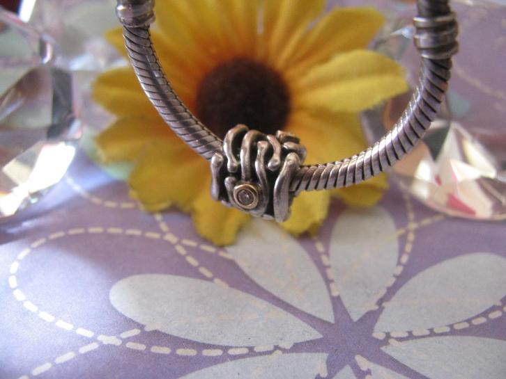 Pandora bedel = Dancing Diamond = 3 💎💎💎 in 14 krt GOUD, Sieraden, Tassen en Uiterlijk, Bedels, Zo goed als nieuw, Pandora, Zilver