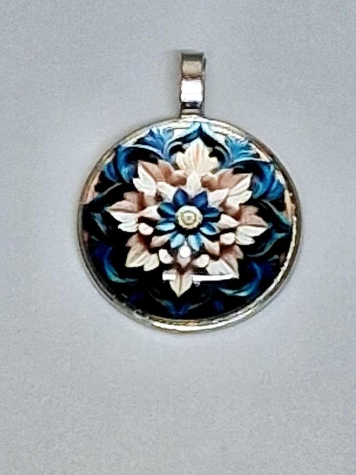 hanger mandala blauw créme, Sieraden, Tassen en Uiterlijk, Kettinghangers, Nieuw, Overige materialen, Blauw, Ophalen of Verzenden