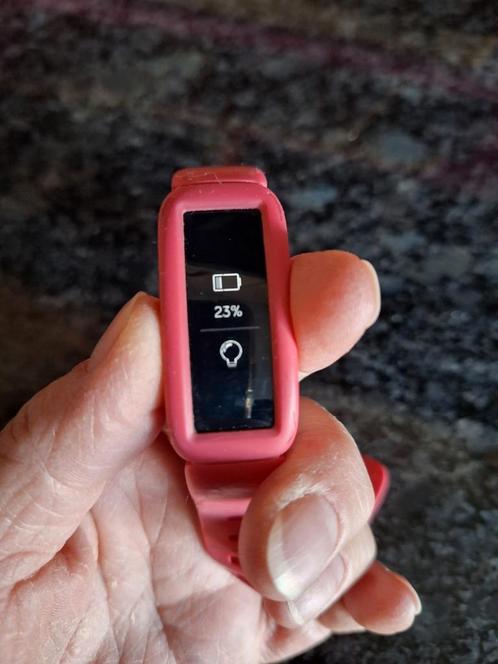 Fitbit kids 2x incl 1 oplader, Sieraden, Tassen en Uiterlijk, Activity trackers, Gebruikt, Android, Ophalen of Verzenden
