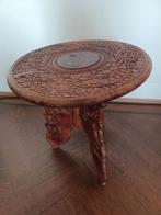 Hardhouten tafeltje met fijn houtsnijwerk uit India, Ophalen of Verzenden