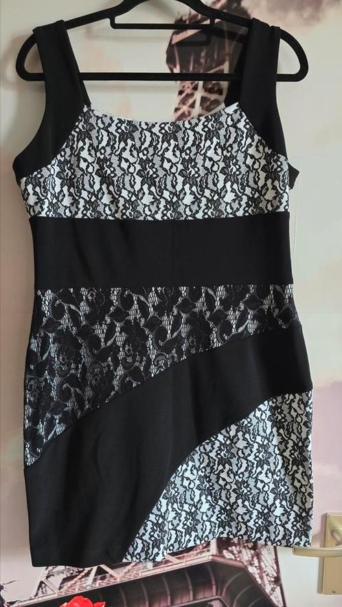Kort jurkje Joseph Ribkoff 42, Kleding | Dames, Jurken, Zo goed als nieuw, Maat 42/44 (L), Zwart, Boven de knie, Ophalen of Verzenden