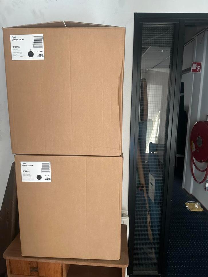 2x Tom Dixon Opal Globe 50cm Lampen - Nieuw in Doos, Huis en Inrichting, Lampen | Overige, Nieuw, Ophalen