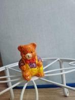 Beeldje van beer met geel tuinpak, Ophalen of Verzenden, Zo goed als nieuw, Dier