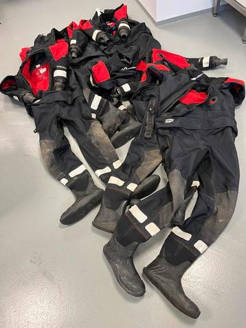 Bare duikpak droogpak beschikbaar voor biedingen