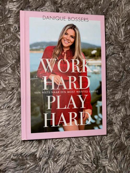 Danique Bossers - work hard play hard - origineel: €23,99, Boeken, Mode, Nieuw, Mode algemeen, Ophalen of Verzenden