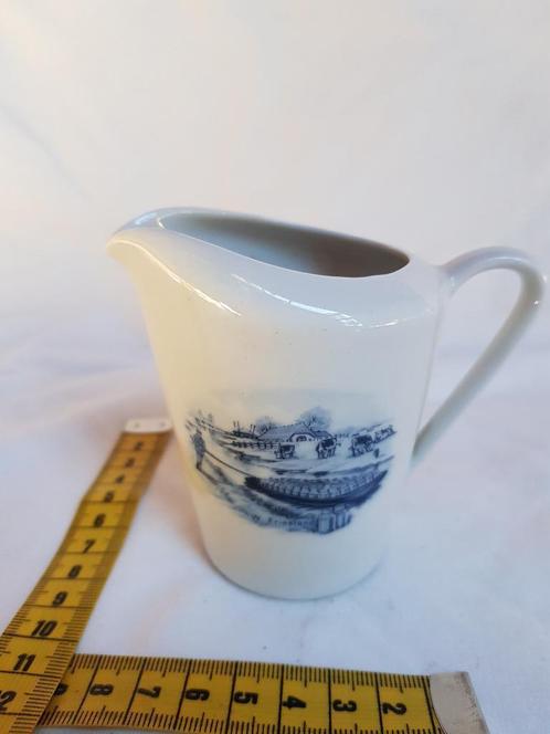 Melkkannetje van Bavaria Porzellan West Friesland vintage, Antiek en Kunst, Antiek | Servies los, Ophalen of Verzenden