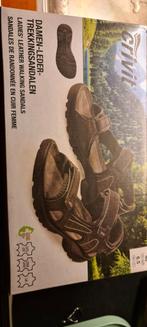 Crivit sandalen. Voor Vrouw of man. MT 40, Ophalen, Zwart, Nieuw, Wandelschoenen