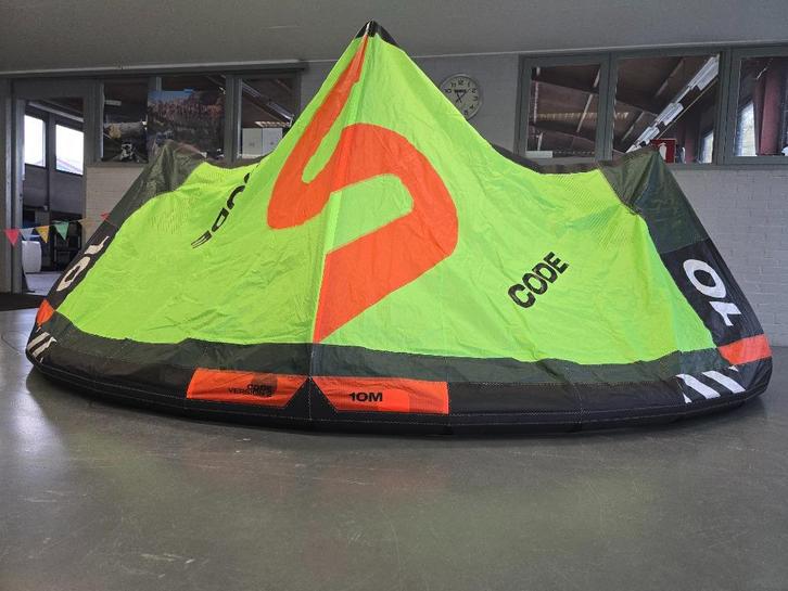Z.G.A.N Slingshot code v2 10m + sentry v2, Watersport en Boten, Kitesurfen, Zo goed als nieuw, Kite, 10 m², Geen board, Ophalen
