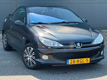 Peugeot 206 1.6 16V CC 2004 Zwart|APK|ELEKPAK|AIRCO|CABRIO beschikbaar voor biedingen