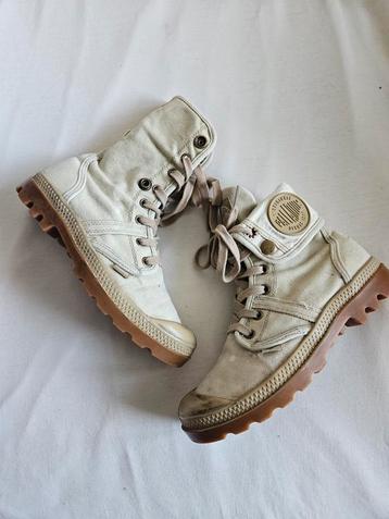 Palladium boots 37 beige canvas beschikbaar voor biedingen