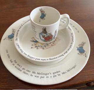 PETER RABBIT WEGDEWOOD SET uit ong 1978, Antiek en Kunst, Antiek | Servies los, Ophalen of Verzenden