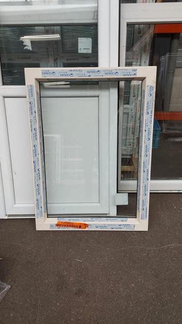 Kunststof kozijn vast b88 x h120 cm -833- beschikbaar voor biedingen