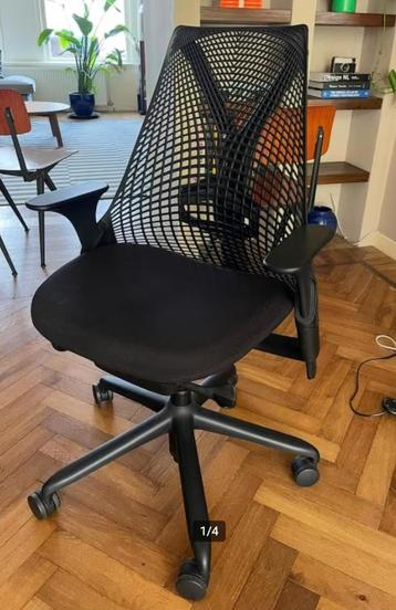 Bureaustoel Herman Miller beschikbaar voor biedingen