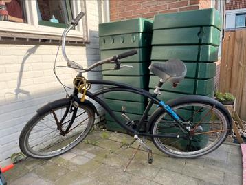 Zwart geverfde lowrider beschikbaar voor biedingen