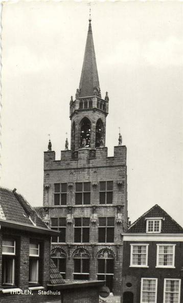 Tholen, Stadhuis - gelopen beschikbaar voor biedingen