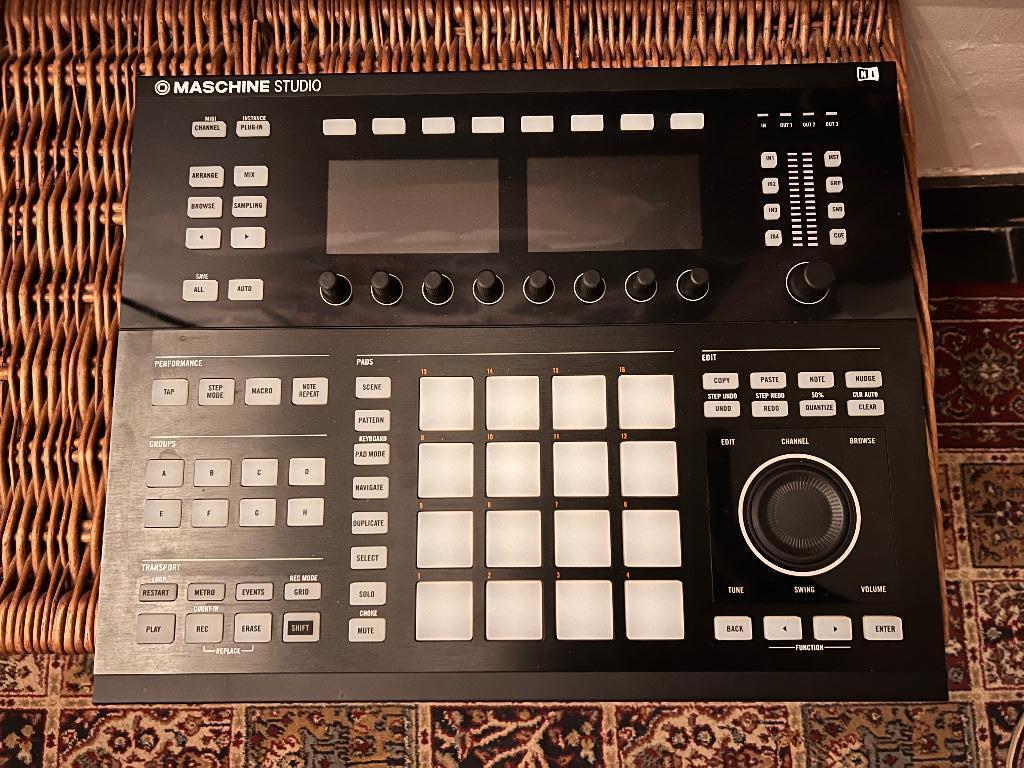 Native Instruments Maschine Studio – controller – topmodel, Muziek en Instrumenten, Midi-apparatuur, Zo goed als nieuw, Ophalen of Verzenden