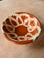 Terracotta geglazuurde kom en landschapsbord., Ophalen of Verzenden