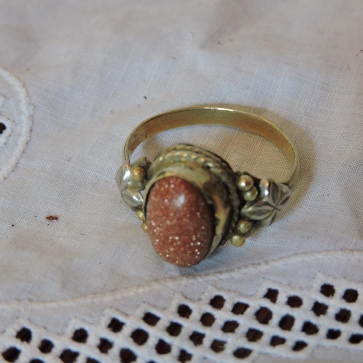 Vintage ring met goudsteen, Sieraden, Tassen en Uiterlijk, Ringen, Zo goed als nieuw, Dame of Heer, 18 tot 19, Zilver, Ophalen of Verzenden