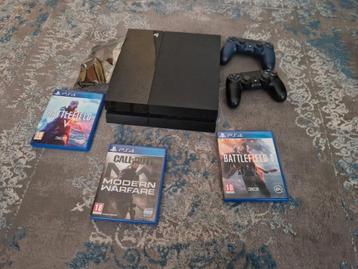Playstation 4 500 GB met vier games beschikbaar voor biedingen