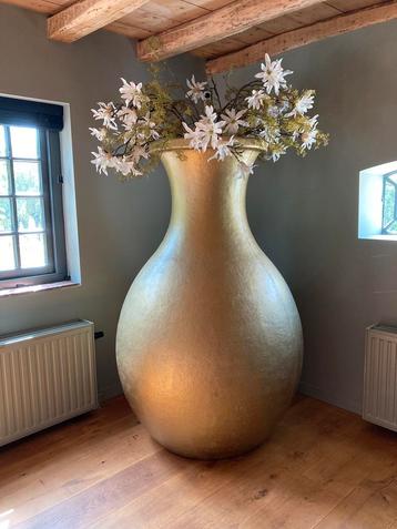 Eyecatcher!! Grote goudkleurige polyester vaas! 185 cm hoog! beschikbaar voor biedingen
