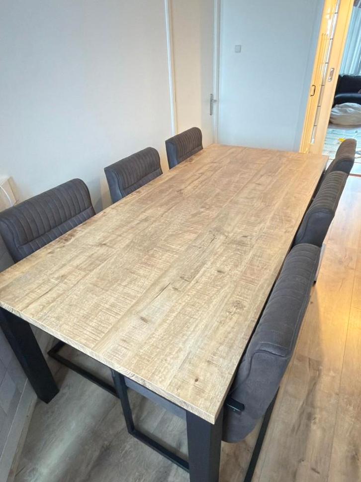 Moderne eettafel Mango met 6 Dantero stoelen – complete set, Huis en Inrichting, Tafels | Eettafels, Zo goed als nieuw, 50 tot 100 cm
