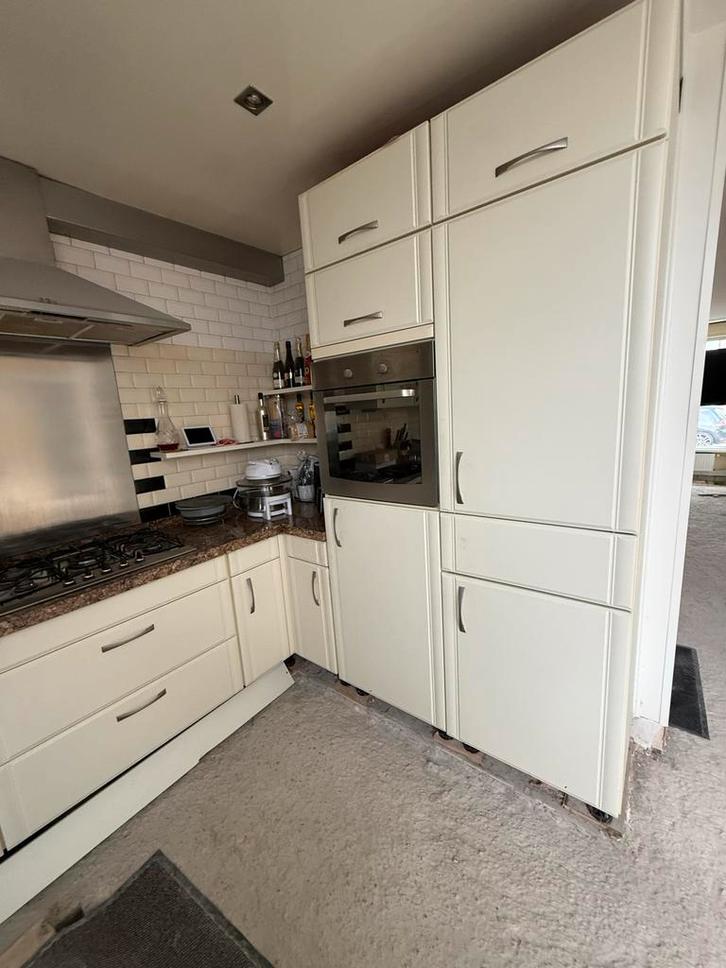 Zandkleur keuken – zelf demonteren, Huis en Inrichting, Keuken | Complete keukens, Gebruikt, Hoekkeuken, Kunststof, Ophalen