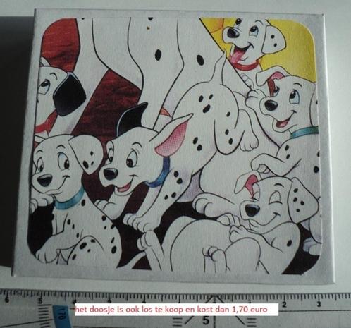 d018) doosje met 10 dalmatiers zeskantige labels en of geld, Verzamelen, Disney, Zo goed als nieuw, Ophalen of Verzenden