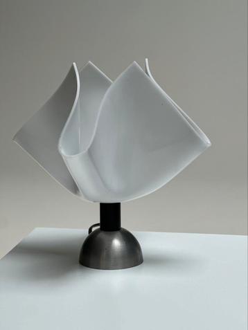 Vintage tafelllamp Mid Century plexiglas flower servet beschikbaar voor biedingen