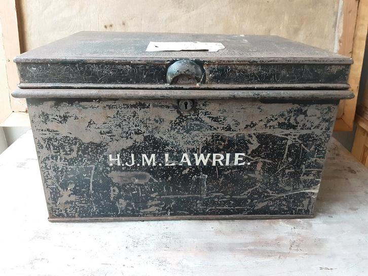 Oude ijzeren kist uit Engeland, Deed box, Antiek en Kunst, Curiosa en Brocante, Ophalen of Verzenden