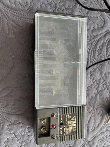 Cresta Universele Batterijlader beschikbaar voor biedingen