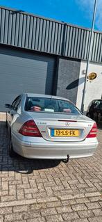 Mercedes-Benz C-Klasse 2.2 CDI C220 Sedan 2003 Grijs, Auto's, 150 €/maand, Achterwielaandrijving, Origineel Nederlands, Particulier