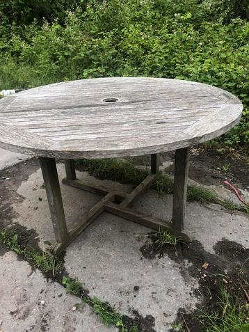 Mooie stevige taken tuintafel 130 doorsnee beschikbaar voor biedingen