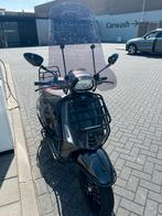 Vespa sprint, Fietsen en Brommers, Scooters | Vespa, Ophalen, Zo goed als nieuw