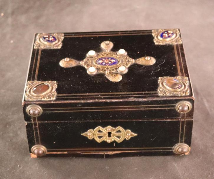 Antiek houten kistje, Antiek en Kunst, Antiek | Woonaccessoires, Ophalen of Verzenden