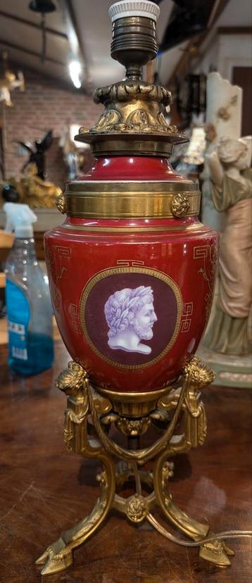 Antieke staande lamp verguld brons porselein 47 cm. 480 beschikbaar voor biedingen