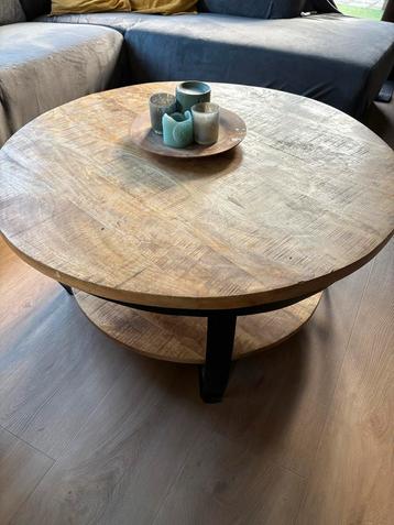 Houten Salontafel met Onderblad beschikbaar voor biedingen