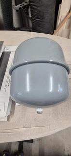 Expantievat grijs - CV ketel, Doe-het-zelf en Verbouw, Geisers en Boilers, Gebruikt, Aardgas, Ophalen of Verzenden, Minder dan 20 liter