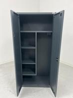 Kledingkast met slot - Grijs, 4 legborden - PovagTweedeLeven, Huis en Inrichting, Kasten | Kledingkasten, Overige materialen, Nieuw