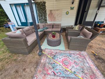 8 persoons wicker loungeset met extra hoezen merk Bellagio beschikbaar voor biedingen