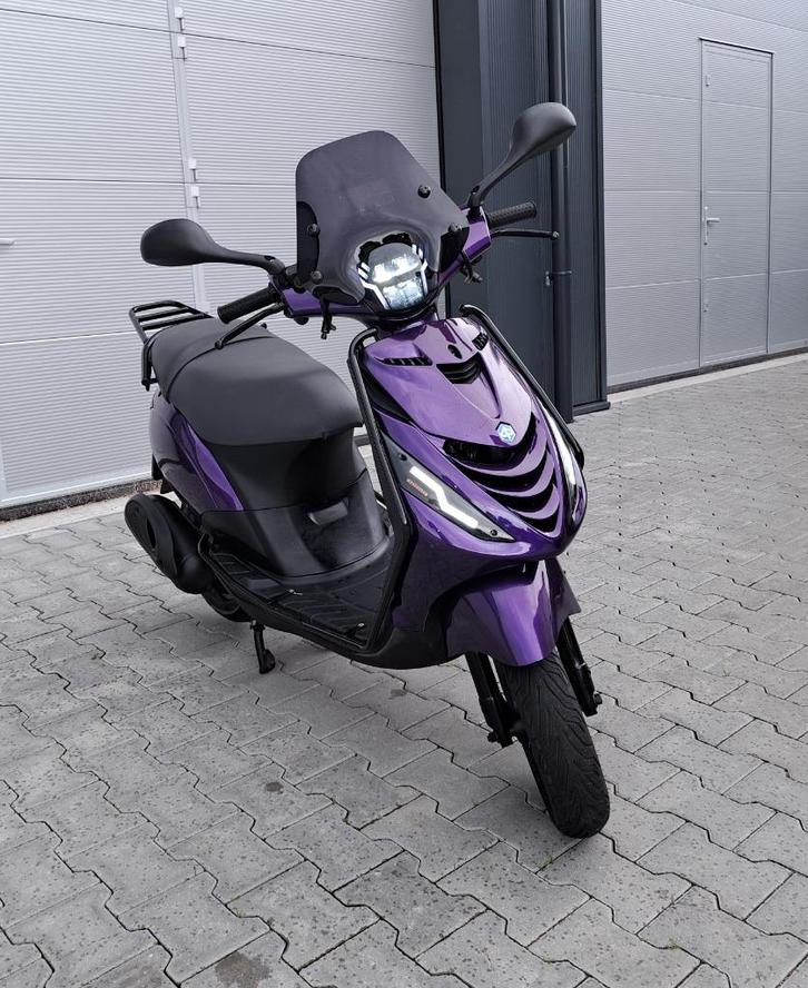 Piaggio Zip 4T Scooter Glans Paars FULL LED 45km/u (BROM), Fietsen en Brommers, Scooters | Kymco, Zo goed als nieuw, Overige modellen