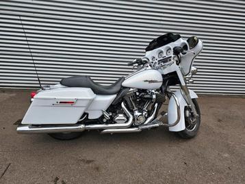 Harley Davidson Street Glide 2008 - Wit Metallic beschikbaar voor biedingen