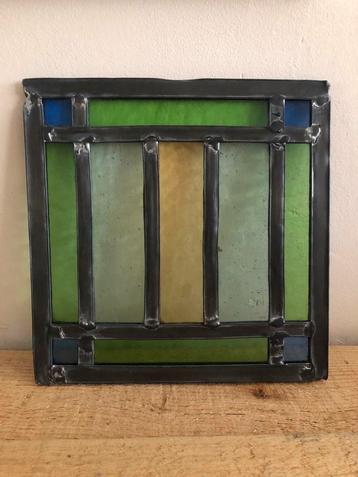 prachtig klein glas in lood raampje beschikbaar voor biedingen